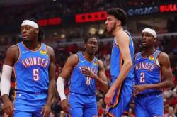 NBA战力榜掀起(qǐ)争议！东部仅存三支球队？湖人勉强進(jìn)前(qián)十！