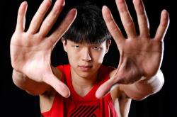 楊(yáng)瀚森荣登NBA新秀(xiù)70分，圆梦最(zuì)佳(jiā)新秀(xiù)殿堂，球迷激(jī)動(dòng)不(bù)已(yǐ)