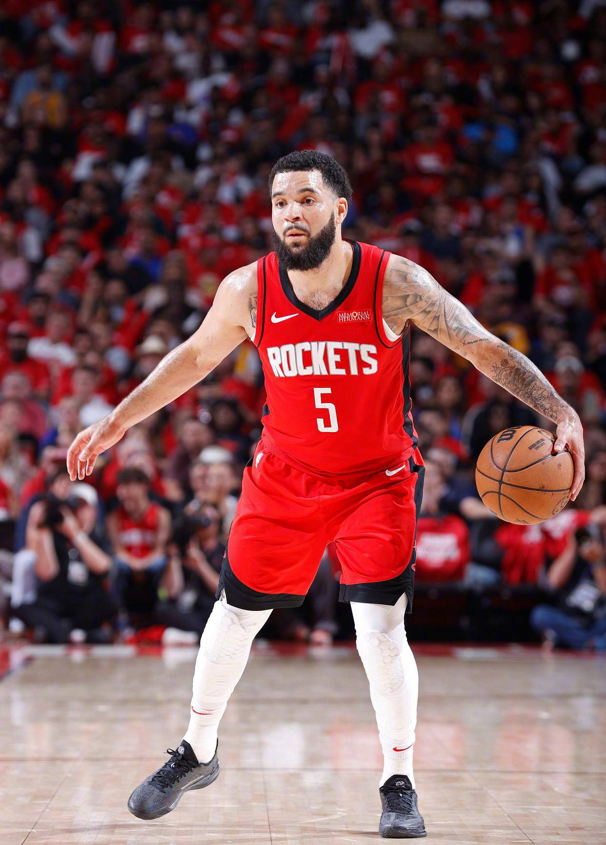 NBA东西部劲旅备战,湖人或成夺冠热门