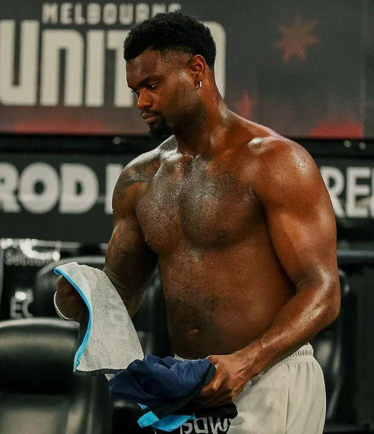 首秀惊艳!锡安三分球高效命中率,NBA冠军后卫普尔表现平平