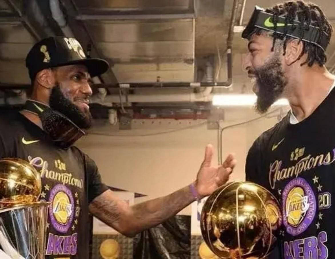 NBA现役5位场均20+10助攻球星,威少榜首,詹姆斯上榜