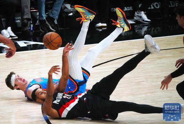 NBA常规赛丨开拓者胜雷霆